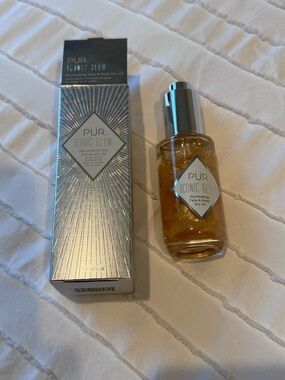 PÜR Iconic Glow Illuminating Face & Body Dry Oil - Gold Shimmer
